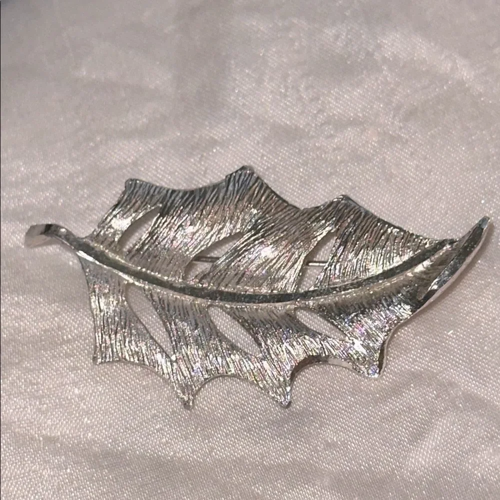 Vintage Silver Tone Leaf Brooch